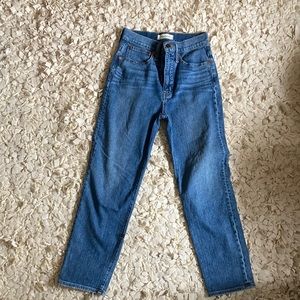 Madewell Classic Straight Jean size 25